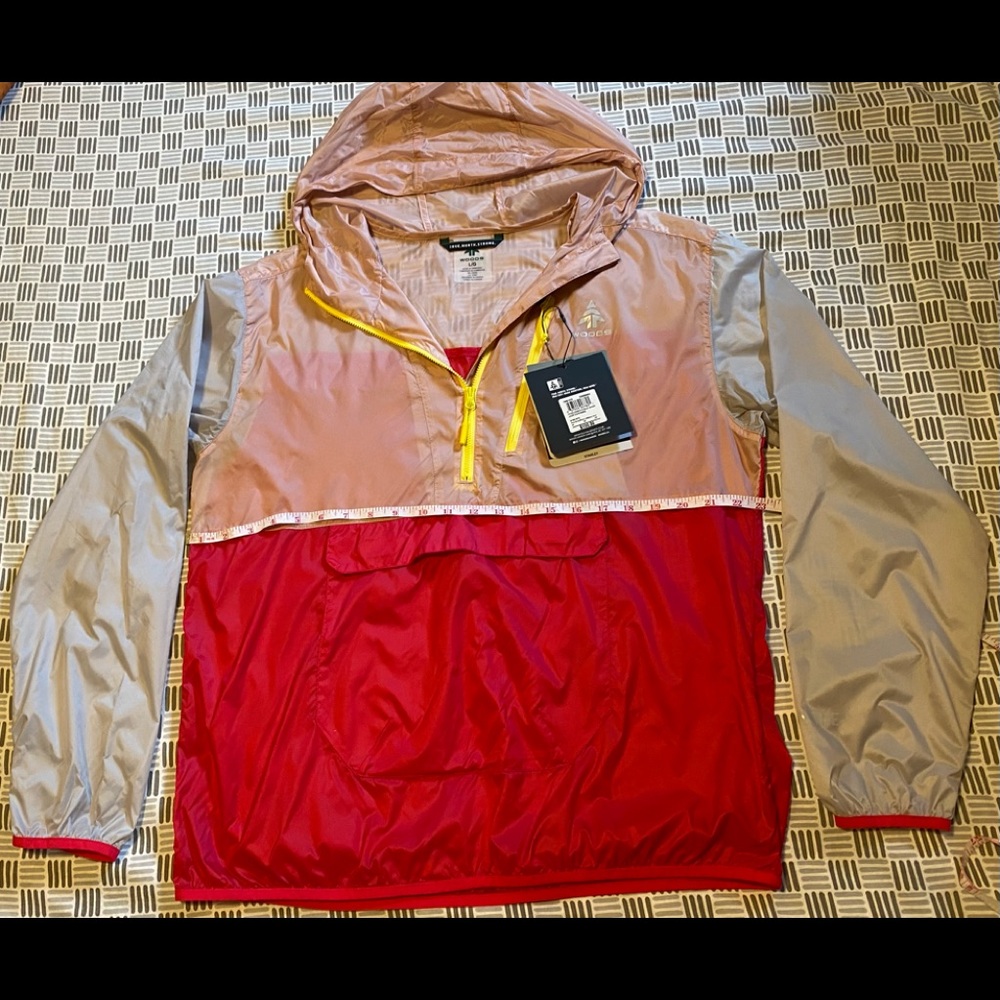 Woods Pullover Windbreaker
